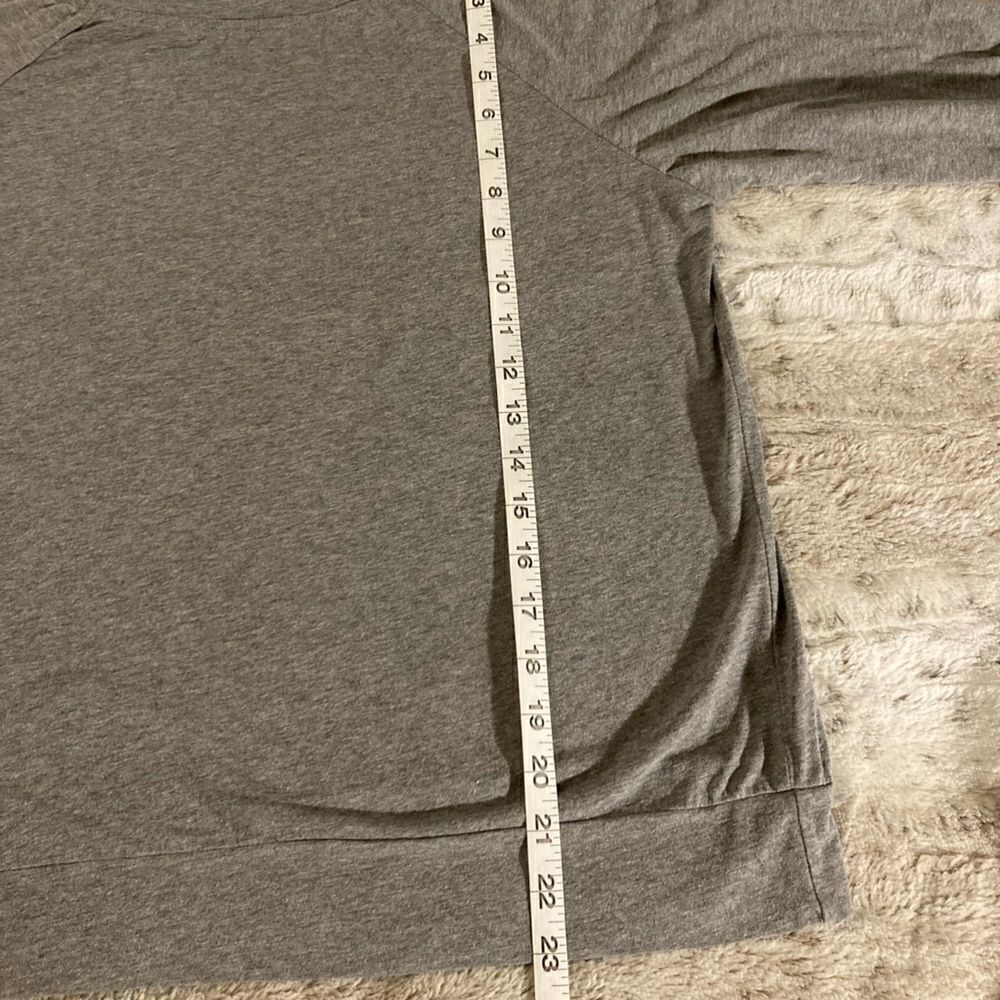 𝅺: : FREE SPIRIT Graphic Print Light Weight Super Soft Crop Sweatshirt : : - Picture 4 of 12